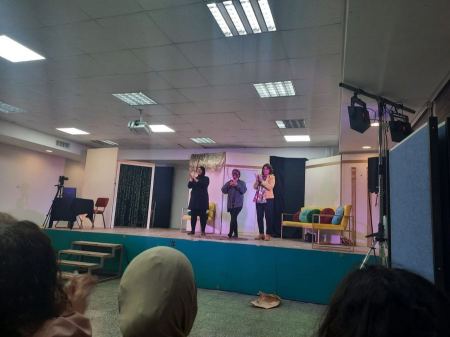 بمناسبة شهر " اذار .. المرأة والارض" عرض مسرحية امرأتان وثلاث نساء في قرية شعب